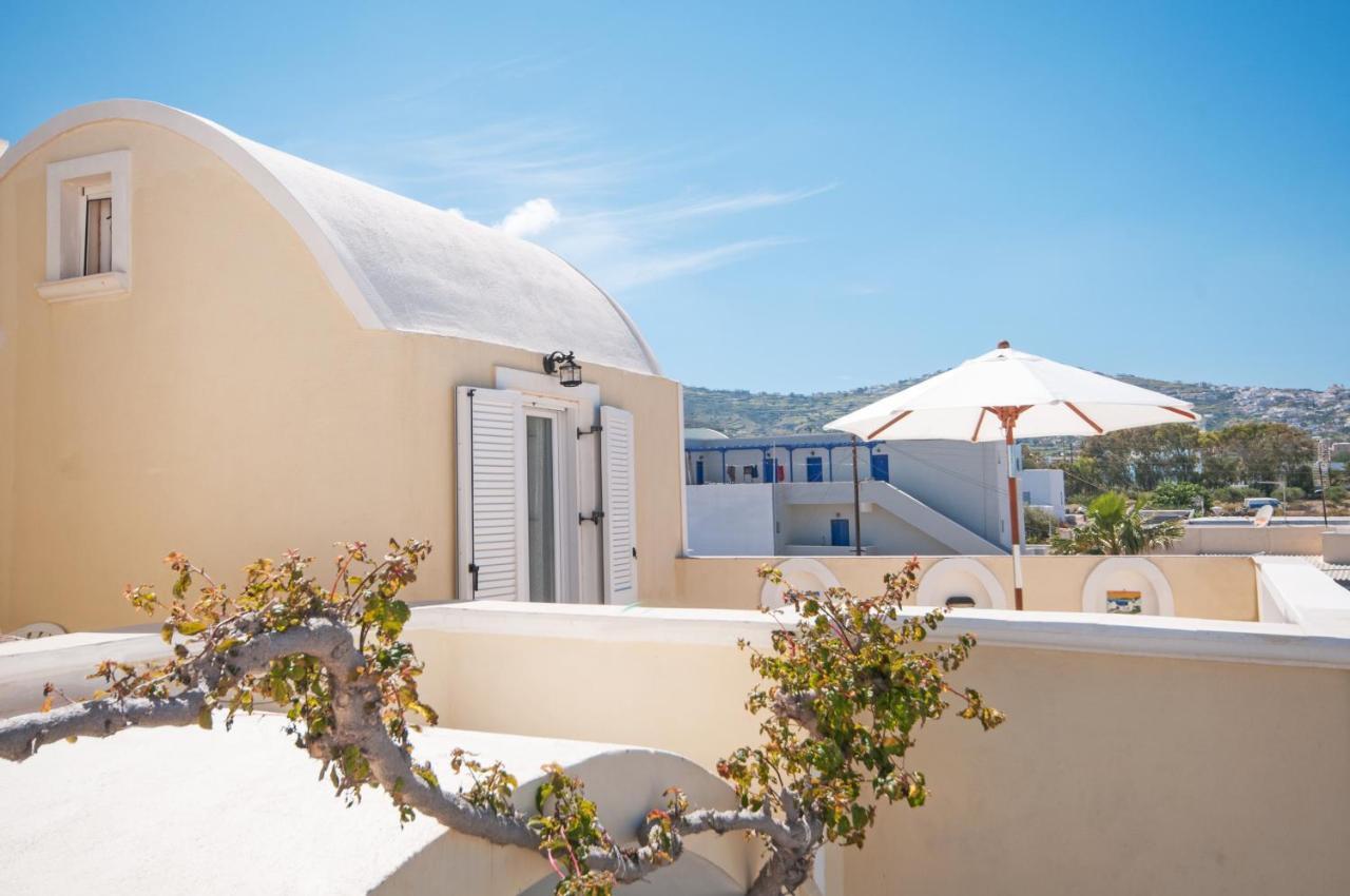 Veldi Art - Kamari Beach Apartment Fira  Esterno foto